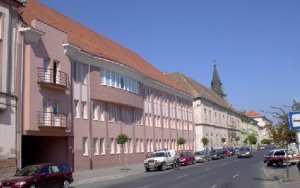 A mai napon se hivatal, se orvosi rendelő