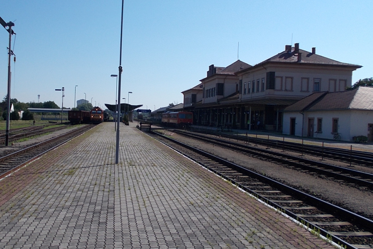 Vonatpótló buszok szállítják majd az utasokat Mezőlak és Celldömölk között