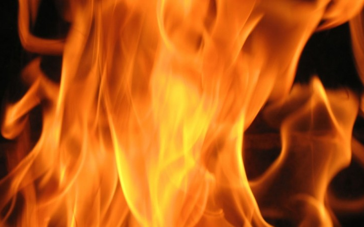 Családi ház égett Pápa külvárosában