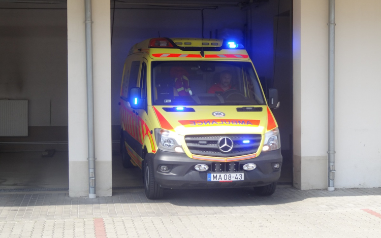 Két autó ütközött Farkasgyepűnél, négyen megsérültek