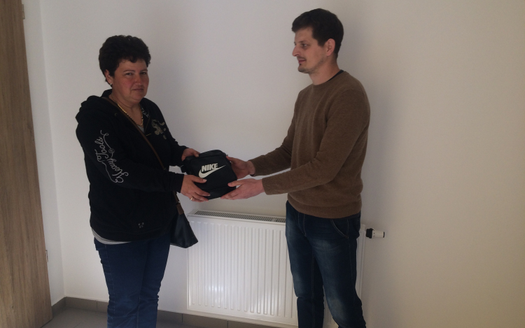 Visszakapta az ellopott táskáját