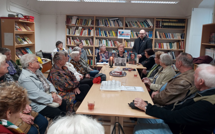 Néhai neves személyiségek emlékidézése az egyletben