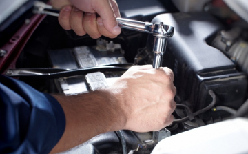 Pápai vállalkozóktól és magánszemélyektől csalt ki százezreket a 27 éves férfi