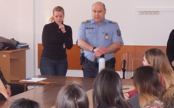 Pályaválasztási nyílt nap a Pápai Rendőrkapitányságon