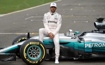 Hamilton és a Mercedes szerződést hosszabbított