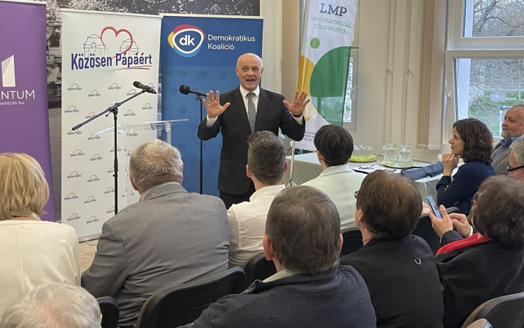 Összefogott az ellenzék Pápán, bemutatták polgármester-jelöltjüket
