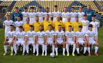 Újabb sima győzelmével őrzi dobogós helyezését a Perutz