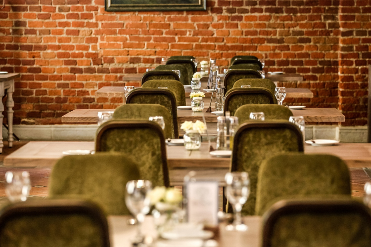 Előre megkapják a bértámogatást a vendéglátósok