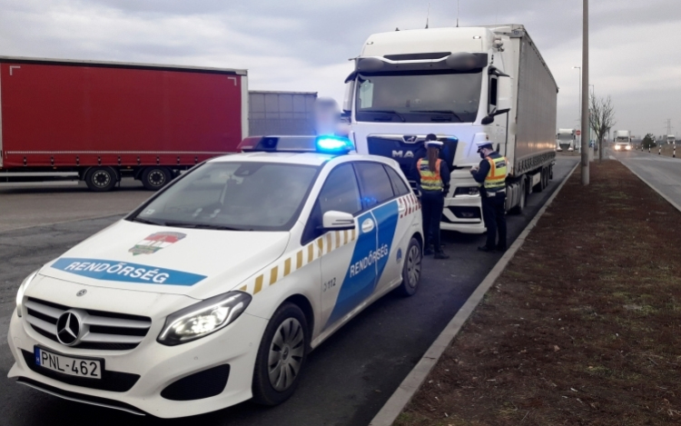 Figyelem! Hétfőtől rendőrségi razzia lesz az utakon