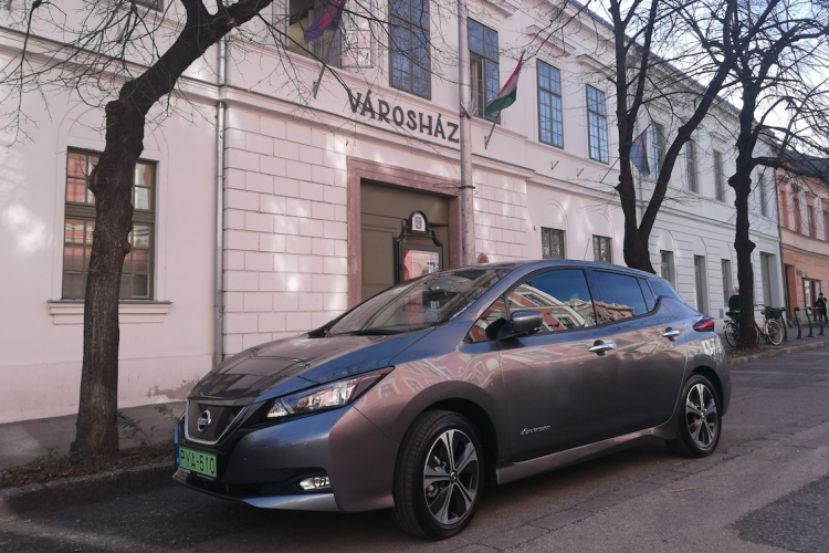 Elektromos autót vásárolt az önkormányzat 