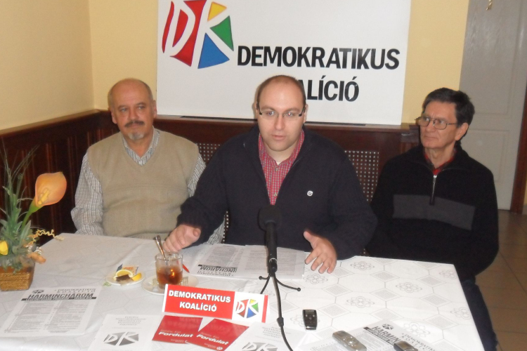 DK: Legyen ellenzéki demonstráció március 15-e előtt Pápán