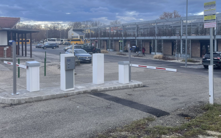 Már működnek a sorompók a Piac téren