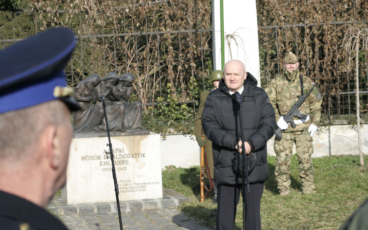 A doni hősökre emlékeztek Pápán