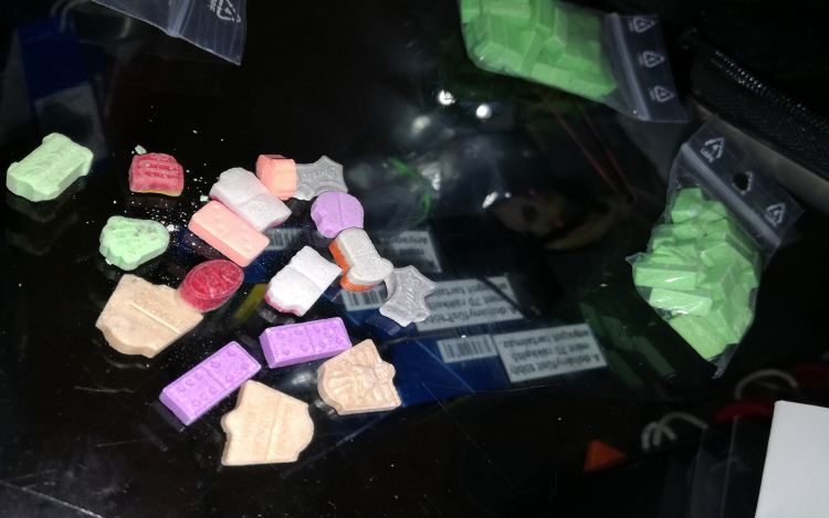 Droglabort és raktárat kapcsoltak le Győrben