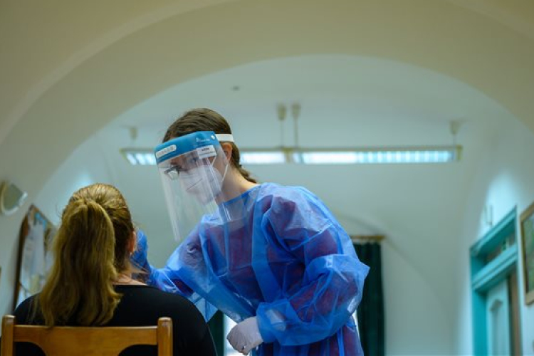 A fertőzöttek száma 250,3 millió, a halálos áldozatoké több mint 5,055 millió a világon