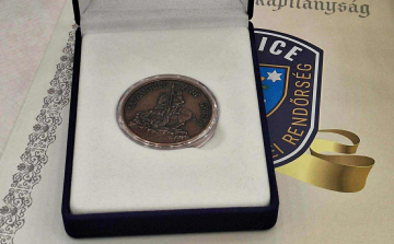 Kitüntetést vehetett át a pápai polgárőr