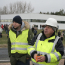 MiG-21 Emlékmű - Pápa - A gép emelése