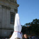 Felavatták a korsós lányt ábrázoló szobrot