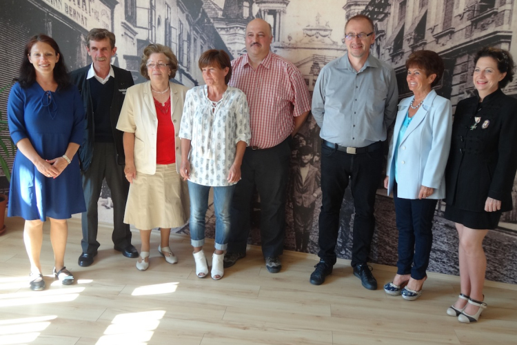 Civil szervezetek és programok támogatási szerződéseit írták alá