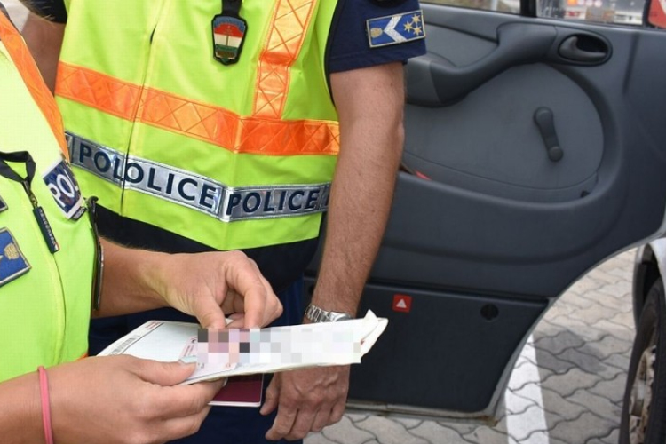 Forgalomból kivont gépkocsival szabálytalanul várakozott