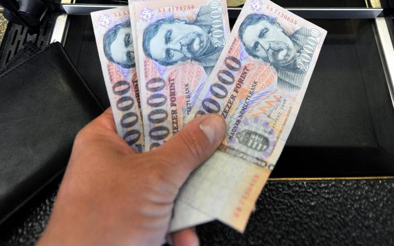 Korábbi munkahelyéről lopott