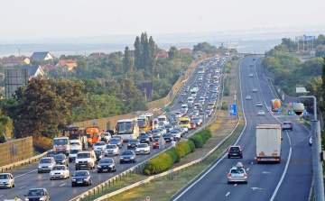 Gyalogost ütöttek el az M7-es autópályán