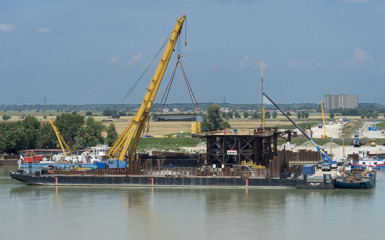 Dunai hajóbaleset - Hajómérnök: a kiemeléskor ketté is törhet a Hableány