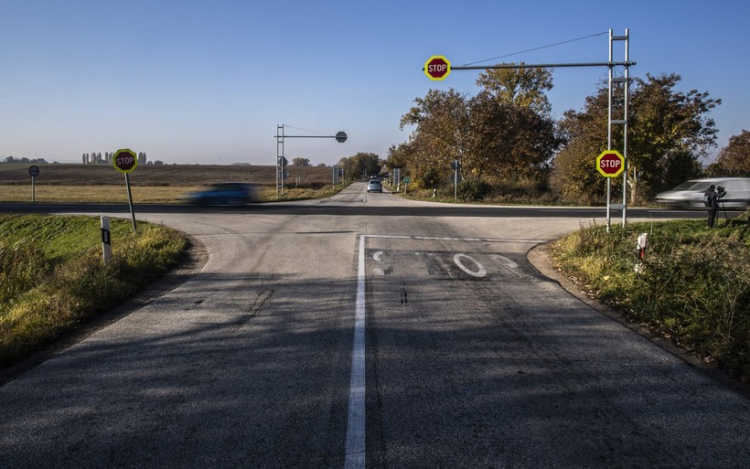 Körforgalom épül Veszprémvarsánynál