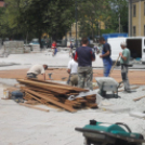 Lázas készülődés a pápai Fő téren!