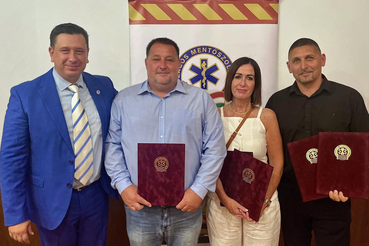 Több pápai mentős is elismerésben részesült a Mentők Napján