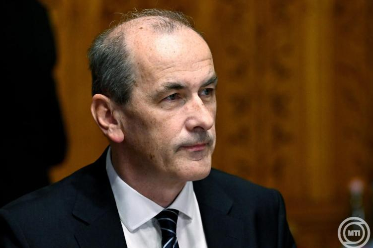 Hegedűs Zsolt: szeptembertől nyilvánosan is elérhetők lesznek az egészségügyi ellátással összefüggő fertőzések intézményi adatai