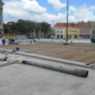 Lázas készülődés a pápai Fő téren!