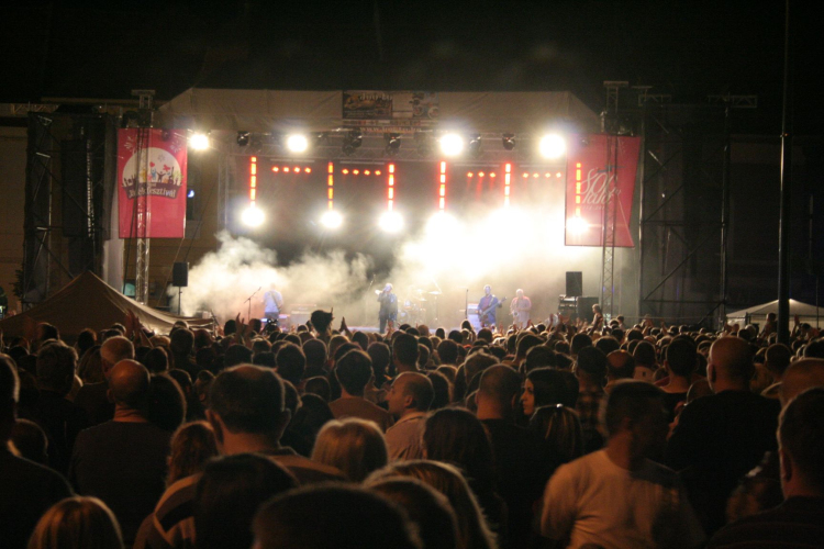 A Bikini zárta a 24. Pápai Játékfesztivált