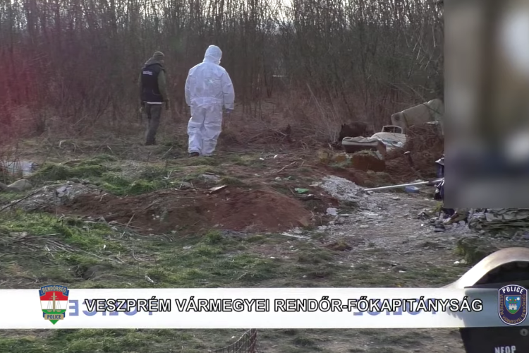 Kabátba tekerve, a lomok közé rejtve találták meg a kisbabát