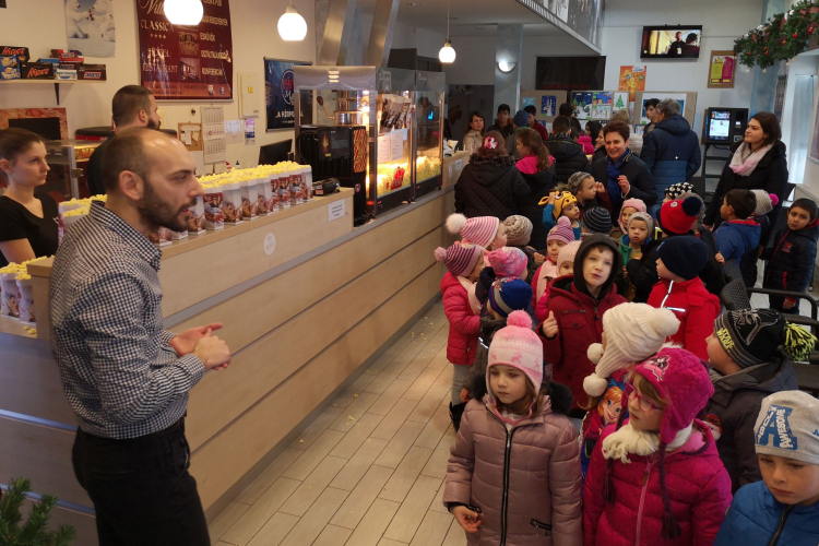 200 pápai gyermek napját tette szebbé a Petőfi Mozi