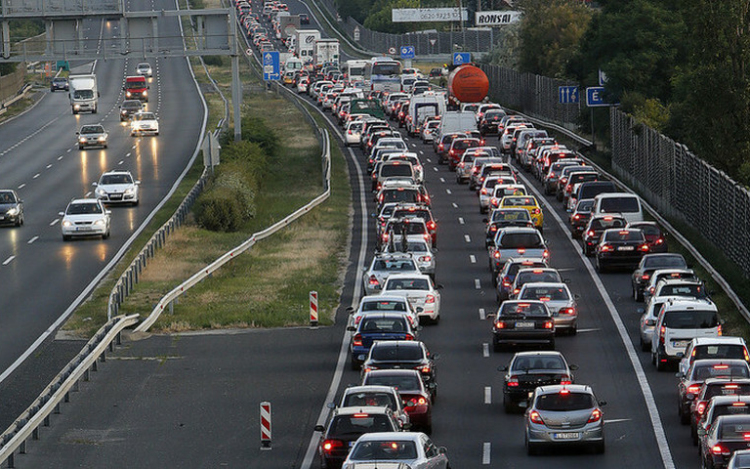 13 százalékkal nőtt a forgalomba helyezett új személyautók száma 2024-ben Magyarországon