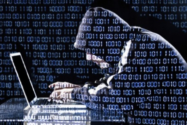 Feltörte majd fenyegetéssel próbálta megtartani a sértett internetes profilját a vádlott