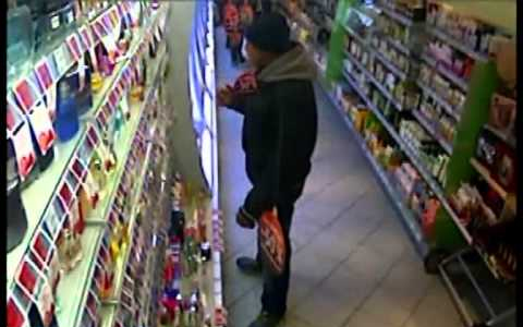 Parfümöt akart lopni