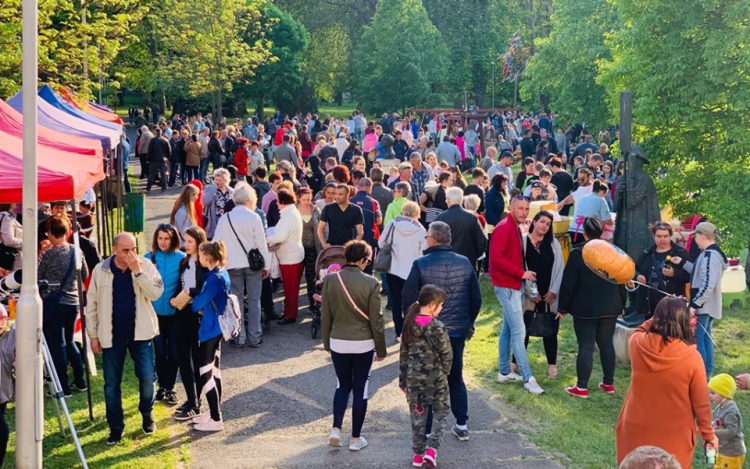 Majális az Erzsébet ligetben