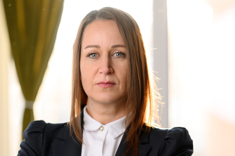 A múlt feltárását és az igazságszolgáltatás függetlenségének helyreállítását ígéri a Ujvári Szilvia