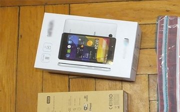 Telefonokat lopott a páros a pápai áruházból