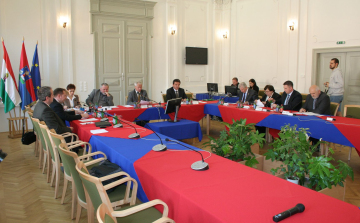 Pápán tartotta ülését a parlament mezőgazdasági bizottsága