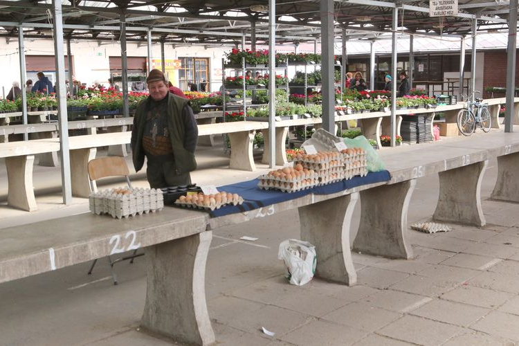 Közösen a pápai piac biztonságáért