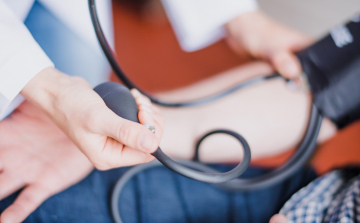 Fenyegette az üzemorvost, vádat emelt ellene a pápai ügyészség