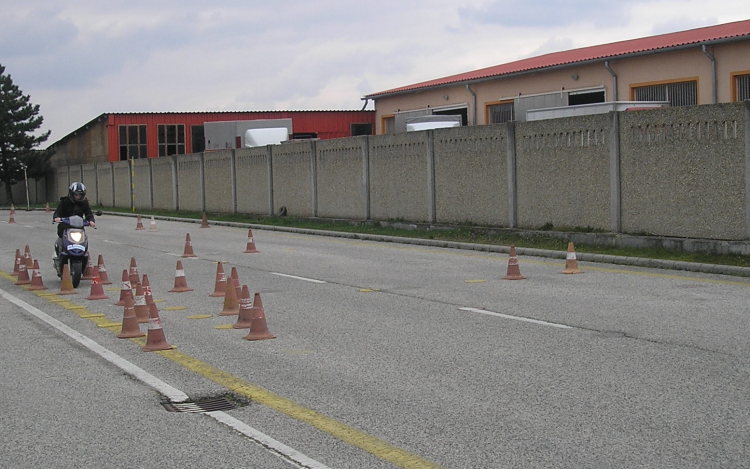 Középiskolások közlekedési vetélkedője Pápán