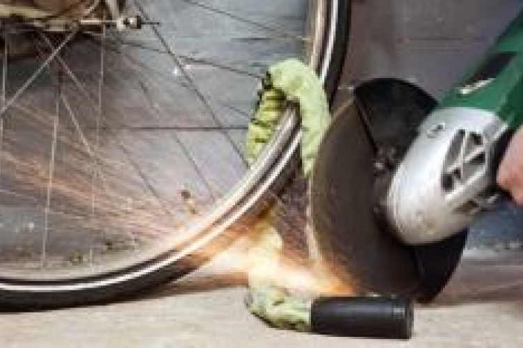 Falujában lopta a kerékpárokat