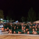 Fürdőztek az éjszakában