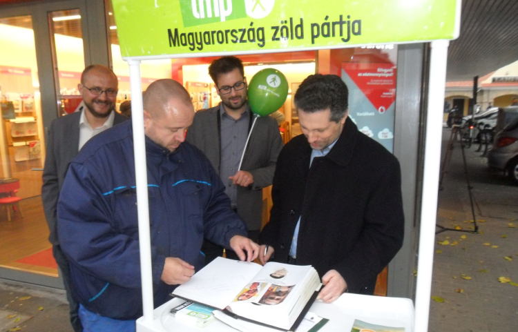 Schiffer András Pápán: Merénylet áldozata a pápai hús