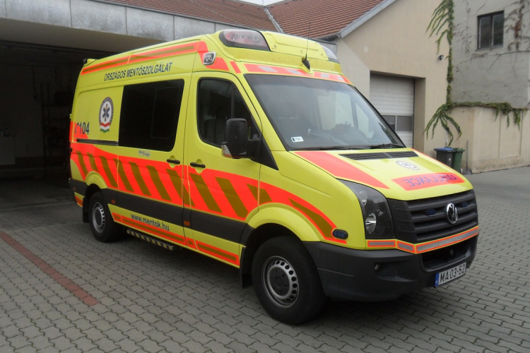 Új esetkocsi érkezett Pápára