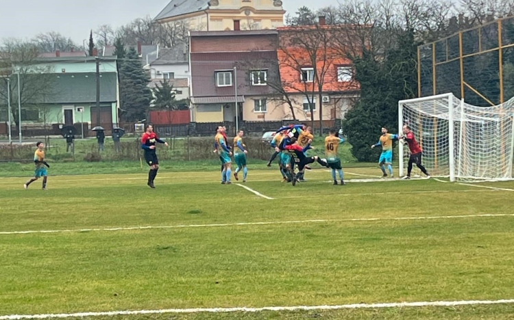 Megizzadt a Perutz a győzelemért Sümegen